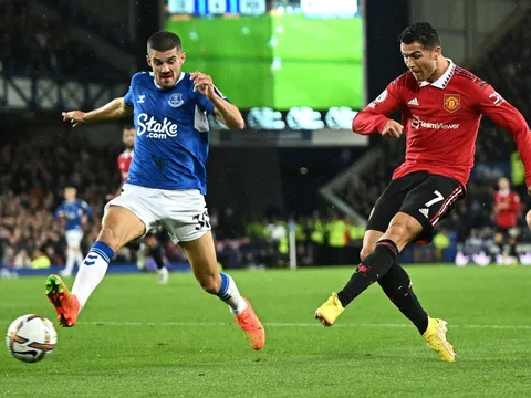 Everton - Man United > 1-2: Ronaldo lên tiếng
