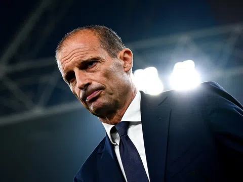 Huấn luyện viên Allegri vẫn giữ được ghế nóng sau trận thua sốc của Juventus