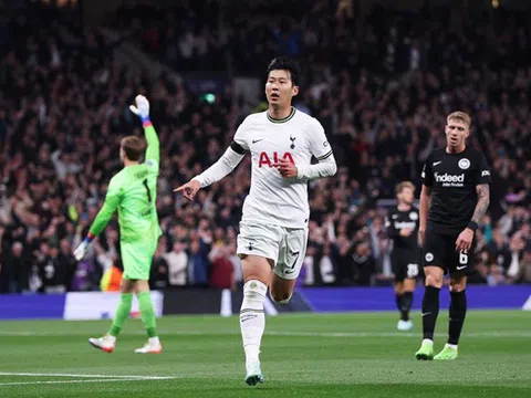 Tottenham - E.Frankfurt > 3-2: Son đưa Spurs lên đỉnh