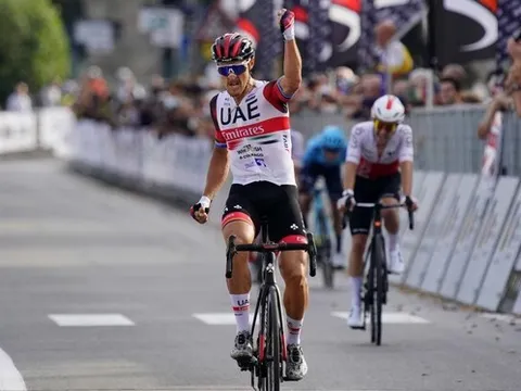 Matteo Trentin chiến thắng cuộc đua 85 năm tuổi Giro del Veneto