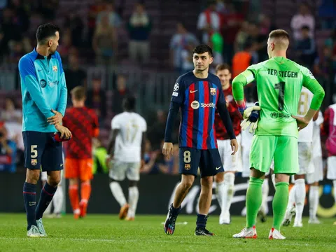 Barcelona không sa thải huấn luyện viên Xavi sau cú sốc bị loại khỏi Champions League