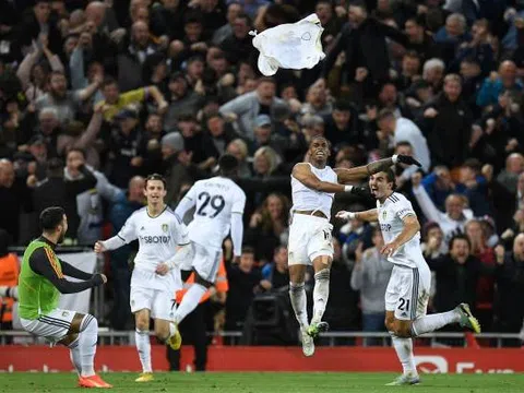 Liverpool - Leeds > 1-2: Leeds United tạo cơn địa chấn tại Anfield