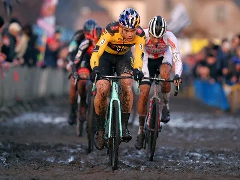 Mùa Giáng sinh bận rộn của Wout van Aert