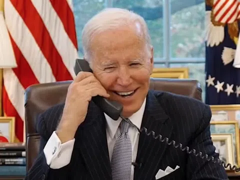 Tổng thống Joe Biden gọi điện động viên đội tuyển Mỹ