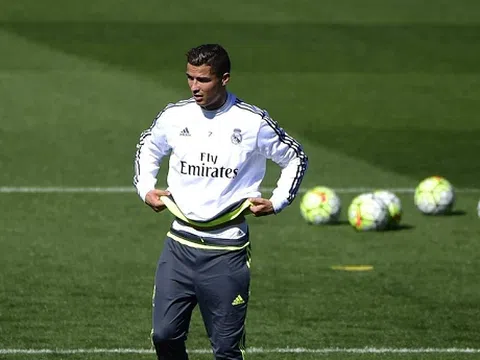 Ronaldo bất ngờ tập luyện ở... Real Madrid