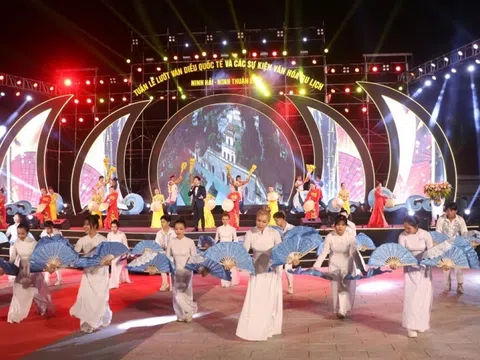 Khai mạc Festival lướt ván diều quốc tế tại Ninh Thuận