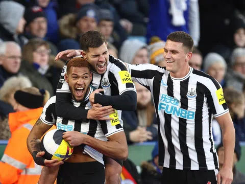 Newcastle chiếm vị trí thứ hai của Man City