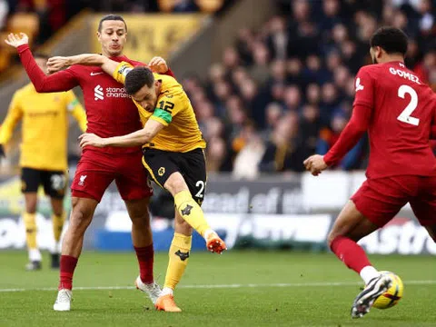 Wolves - Liverpool > 3-0: Lạc lối ở Molineux