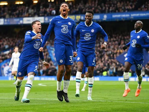 Chelsea thắng nhọc, Tottenham hụt hơi