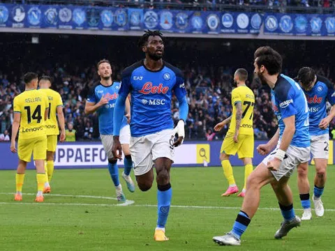 Napoli - Inter > 3-1: Căng thẳng tốp 4