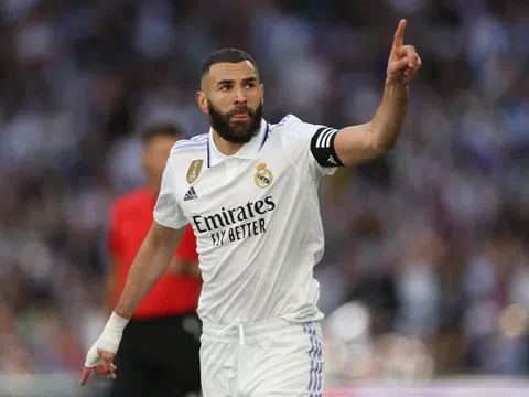 Benzema chính thức rời Real Madrid