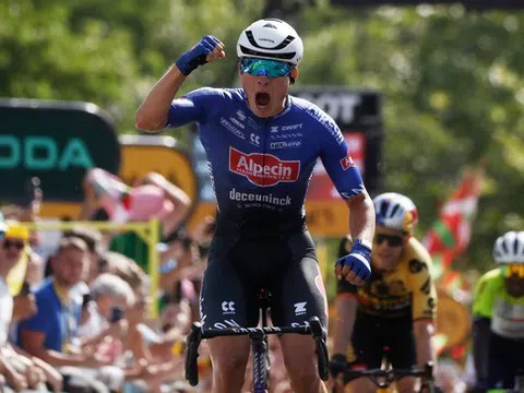 Jasper Philipsen “lên tiếng” ở chặng 3 Tour de France