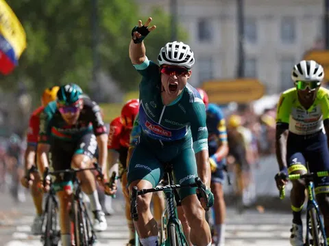 Jasper Philipsen lần thứ ba thắng chặng tại Tour de France 2023