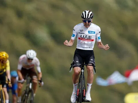 Tadej Pogacar lần thứ hai thắng chặng ở Tour de France 2023