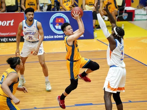 Playoff 2 - Game 1 VBA 2023: Nha Trang Dolphins dễ dàng vượt qua Hanoi Buffaloes