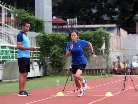 Các trọng tài nữ và trọng tài futsal đăng ký FIFA 2024 vượt qua bài kiểm tra thể lực