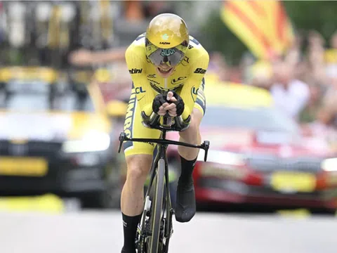 Áo vàng Tour de France Jonas Vingegaard lại được vinh danh