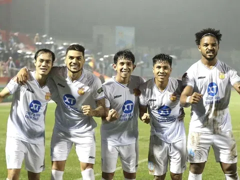 Câu lạc bộ Nam Định thống trị giải thưởng V.League tháng 10