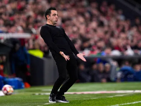 Huấn luyện viên Xavi bóng gió rời Camp Nou