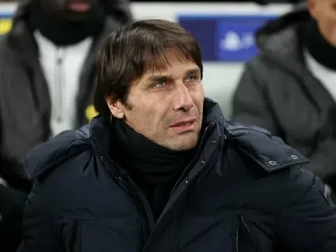 Huấn luyện viên Antonio Conte sẵn sàng dẫn dắt AC Milan mùa tới