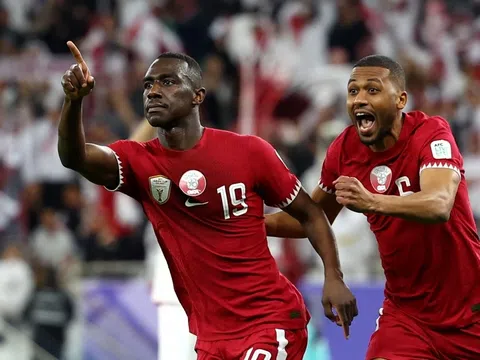 Thắng kịch tính, Qatar vào chung kết ASIAN Cup