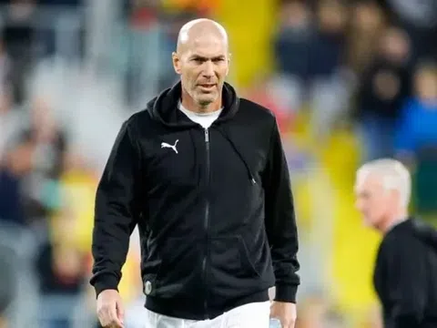 Zidane sẵn sàng đến Italia làm việc