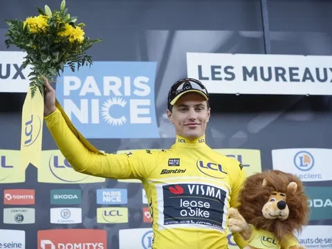 Olav Kooij khuất phục Mads Pedersen thắng chặng mở màn Paris - Nice 2024