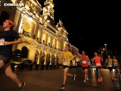 Ho Chi Minh City Night Run Eximbank 2024 hé lộ bộ vật phẩm thú vị