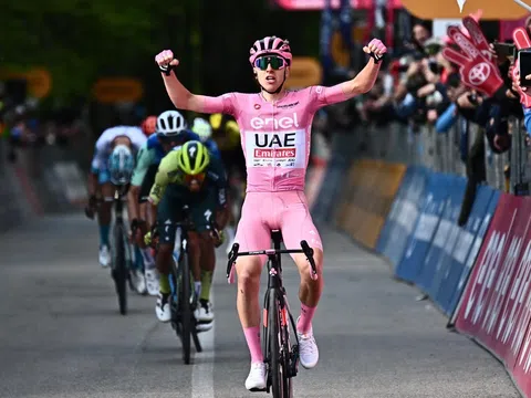 Tadej Pogacar lần thứ ba thắng chặng tại Giro d’Italia 2024