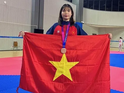 Giải Taekwondo vô địch châu Á 2024: Bạc Thị Khiêm giành huy chương vàng