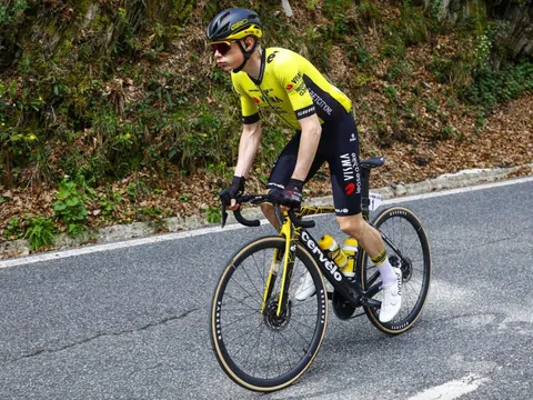 Áo vàng Tour de France Jonas Vingegaard trở lại âm thầm lên núi rèn luyện