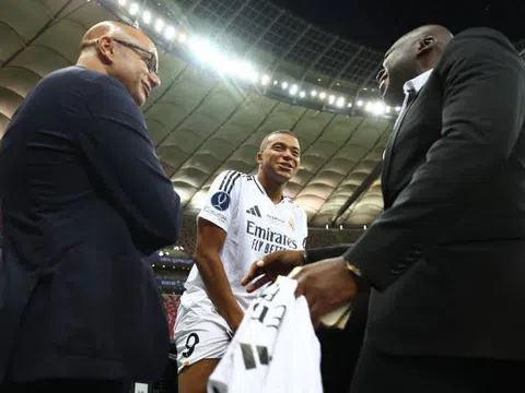 Mbappe phấn khích với danh hiệu đầu tiên ở Real Madrid