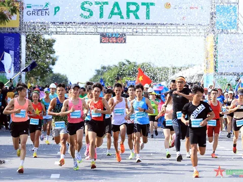 Hơn 3.600 vận động viên tranh tài tại Giải chạy GreenUP Long An half-marathon 2024