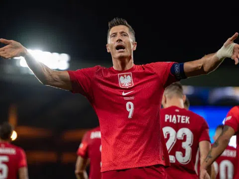 Barca đau đầu với chấn thương của Lewandowski