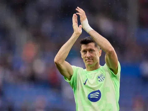 Lewandowski vươn lên số 1 châu Âu