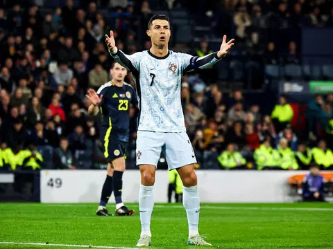 Ronaldo "tịt ngòi", tuyển Bồ Đào Nha chia điểm Scotland