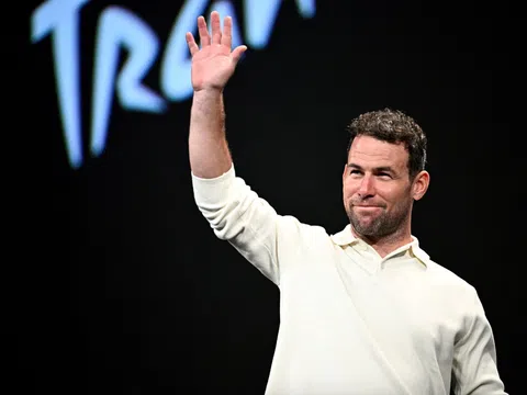 Mark Cavendish muốn "ở lại với xe đạp mãi mãi"