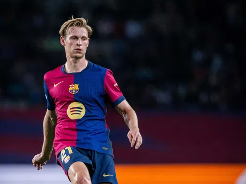 Barca có thể "mất trắng" De Jong