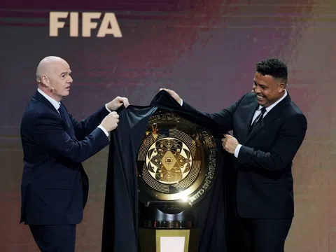 Bốc thăm FIFA Club World Cup: Messi "thở phào"