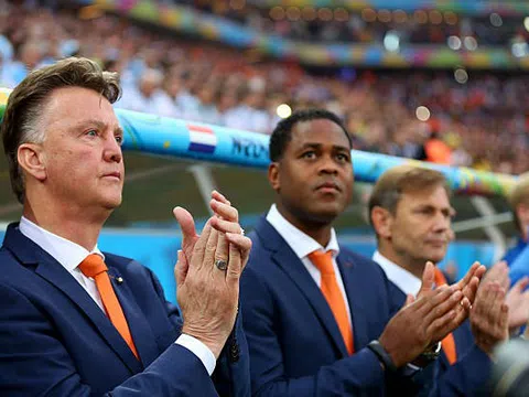 Vì World Cup, Indonesia mời cả Kluivert và Van Gaal