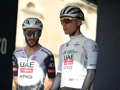 UAE Emirates tiếp tục lộ mâu thuẫn nội bộ tại Tirreno-Adriatico