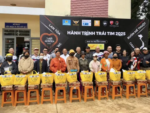 “Hành trình Trái tim - Lan tỏa yêu thương 2025” mang yêu thương đến với hơn 1.000 gia đình khó khăn