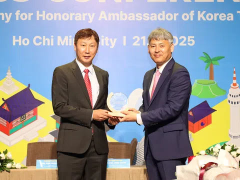 Huấn luyện viên Kim Sang-sik được bổ nhiệm làm Đại sứ danh dự Du lịch Hàn Quốc