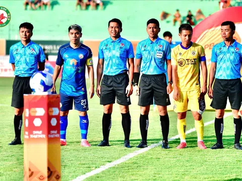 Trọng tài Malaysia điều hành trận play-off V.League
