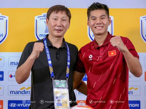 Huấn luyện viên Kim Sang-sik thận trọng trước sức mạnh của U23 Indonesia