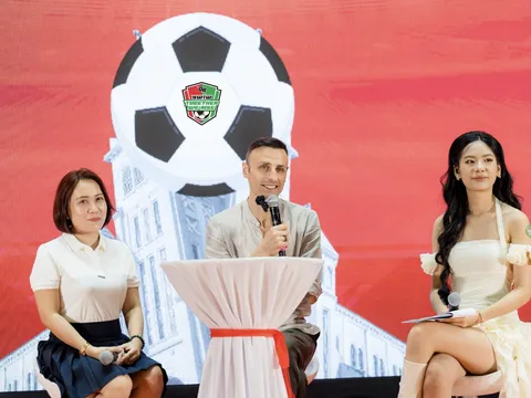 Dimitar Berbatov tái ngộ fan Việt tại sự kiện “Together We Rise” tại Đà Nẵng