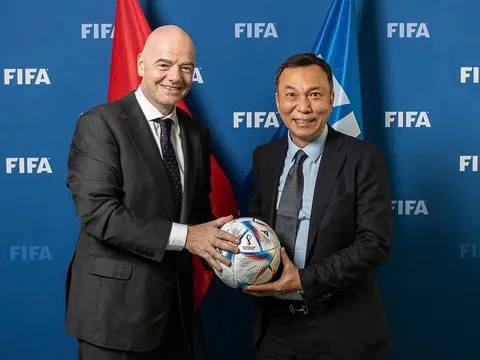 Chủ tịch FIFA chúc mừng câu lạc bộ Nam Định lên ngôi vô địch V.League