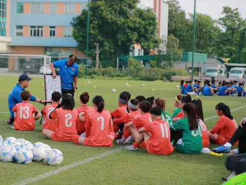 U20 nữ Việt Nam đấu tập với U13 nam PVF: Cạnh tranh tốc độ, học hỏi từ thử thách