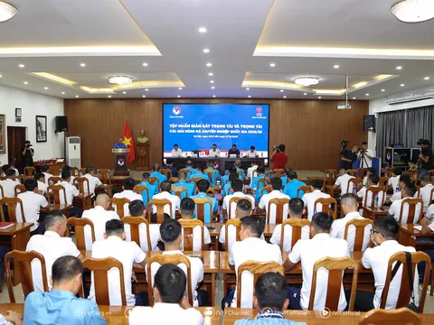 Tập huấn trọng tài V.League 2025-2026: Sẵn sàng cho mùa giải chuyên nghiệp và công bằng hơn
