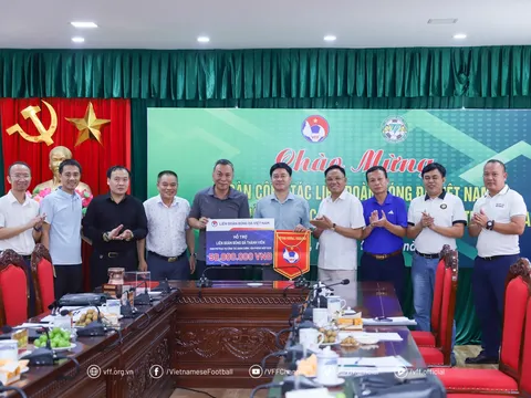 Chủ tịch VFF Trần Quốc Tuấn làm việc với Liên đoàn Bóng đá Thanh Hóa, cam kết đồng hành phát triển bóng đá địa phương